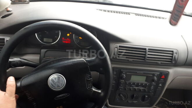 Volkswagen Passat 2003, 176,000 km - 1.8 l - Bakı