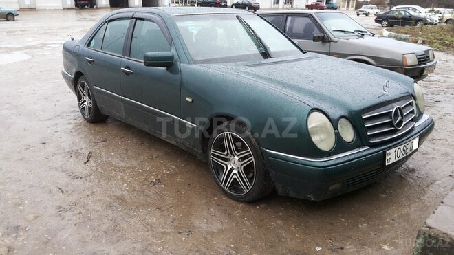 Mercedes E 230 1996, 330,000 km - 2.3 l - Xaçmaz