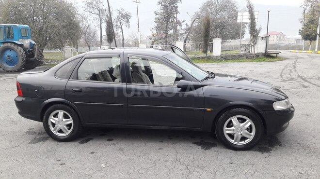 Opel Vectra 1996, 323,000 km - 1.8 л - Zaqatala