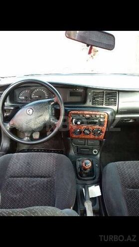 Opel Vectra 1996, 300,000 km - 1.8 l - Beyləqan