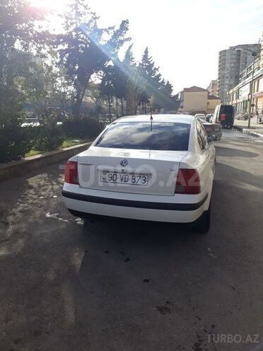 Volkswagen Passat 1999, 300,000 km - 1.8 л - Bakı