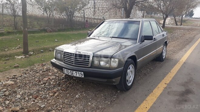Mercedes 190 1990, 195,600 km - 2.0 l - Qazax