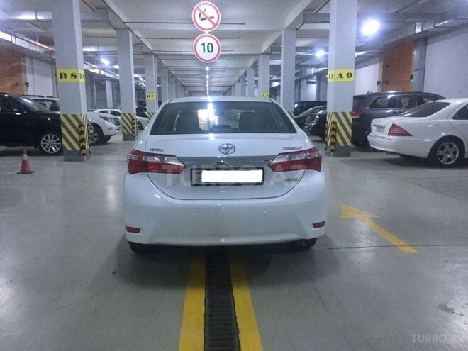 Toyota Corolla 2014, 65,900 km - 1.6 l - Bakı