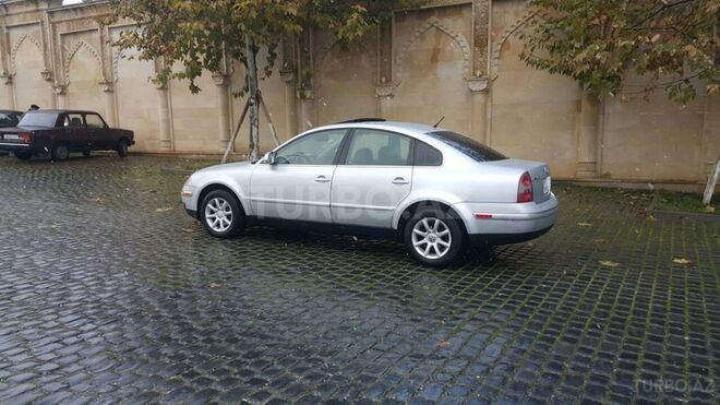 Volkswagen Passat 2004, 200,000 km - 1.8 л - Şamaxı