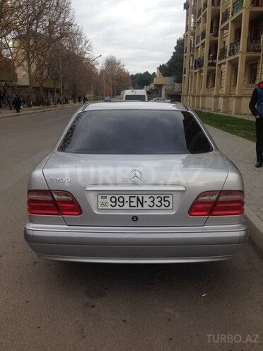 Mercedes E 200 1999, 321,700 km - 2.0 l - Naftalan