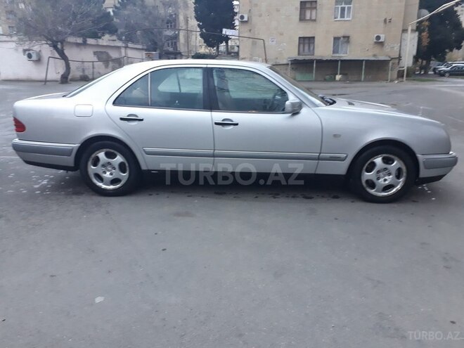 Mercedes E 240 1997, 286,500 km - 2.4 l - Bakı