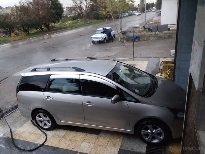 Mitsubishi Grandis 2004, 199,000 km - 2.4 l - Bakı