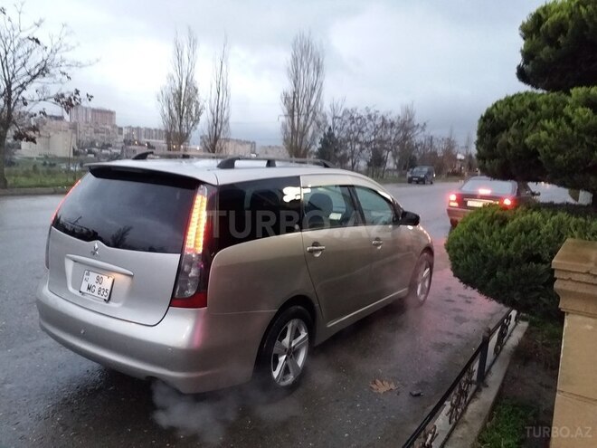 Mitsubishi Grandis 2004, 199,000 km - 2.4 l - Bakı