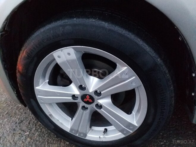 Mitsubishi Grandis 2004, 199,000 km - 2.4 l - Bakı