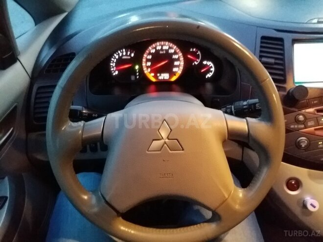 Mitsubishi Grandis 2004, 199,000 km - 2.4 l - Bakı