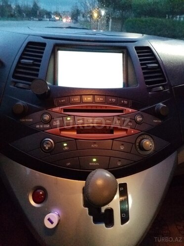 Mitsubishi Grandis 2004, 199,000 km - 2.4 l - Bakı