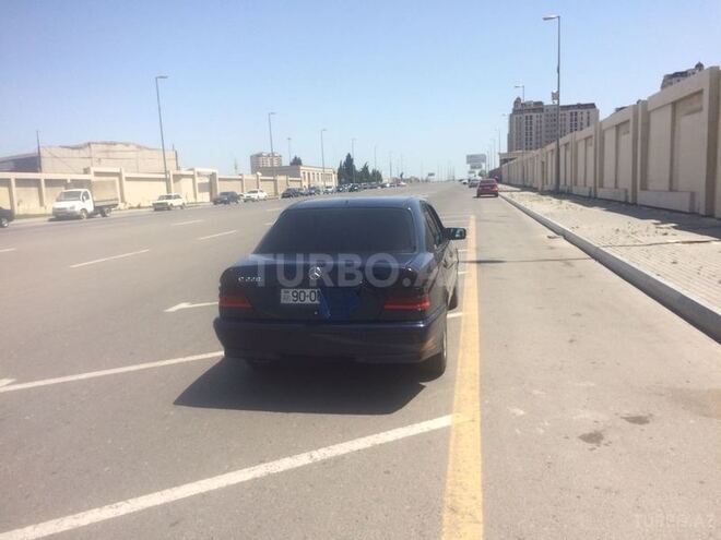 Mercedes C 220 2000, 145,000 km - 2.2 l - Bakı