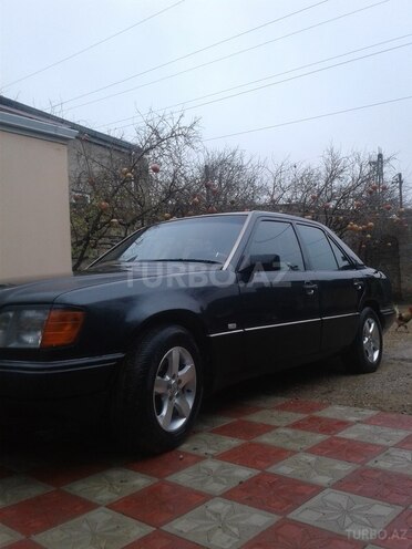 Mercedes E 200 1993, 290,000 km - 2.0 л - Bakı