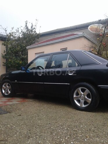 Mercedes E 200 1993, 290,000 km - 2.0 л - Bakı