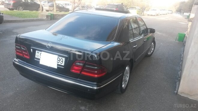 Mercedes E 270 2000, 236,000 km - 2.7 l - Bakı