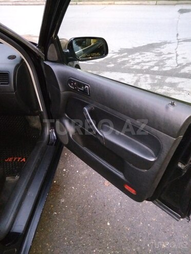 Volkswagen Jetta 2002, 235,000 km - 1.8 l - Bakı