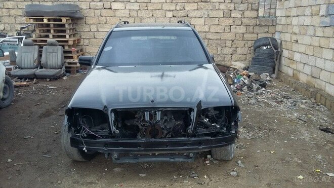 Mercedes C 180 1998, 235,000 km - 1.8 l - Sumqayıt