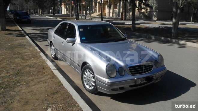 Mercedes E 200 1999, 222,600 km - 0.2 l - Naftalan