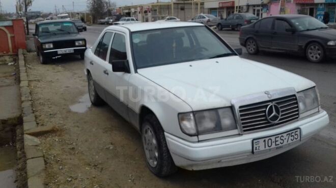 Mercedes E 230 1987, 370,000 km - 2.3 l - Bakı