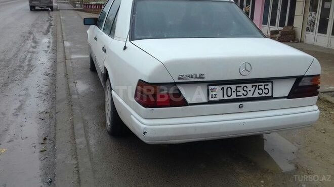 Mercedes E 230 1987, 370,000 km - 2.3 l - Bakı