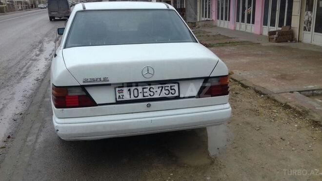 Mercedes E 230 1987, 370,000 km - 2.3 l - Bakı