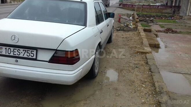 Mercedes E 230 1987, 370,000 km - 2.3 l - Bakı