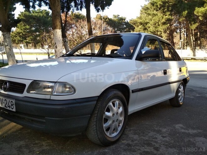 Opel Astra 1997, 170,000 km - 1.6 l - Bakı