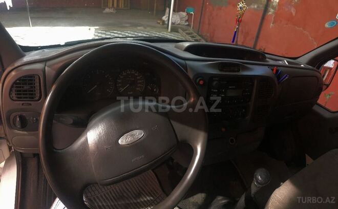 Ford Transit 2000, 166,000 km - 2.5 l - Qax