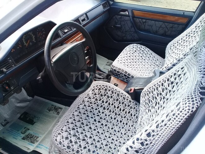 Mercedes E 250 1993, 124,521 km - 2.5 l - Lənkəran