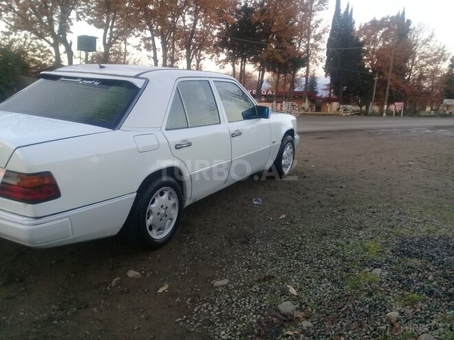 Mercedes E 250 1993, 124,521 km - 2.5 l - Lənkəran