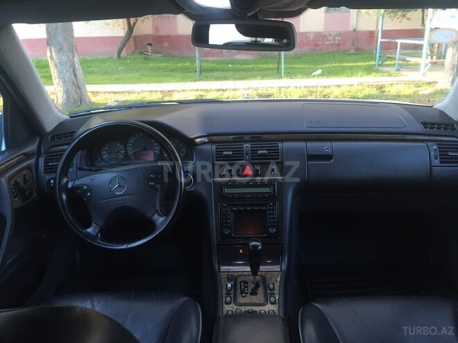 Mercedes E 320 2000, 176,000 km - 3.2 l - Bakı