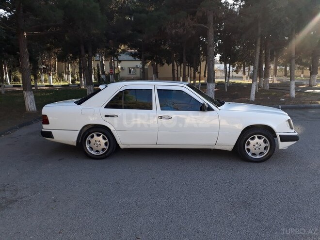 Mercedes E 230 1992, 350,000 km - 2.3 l - Bakı