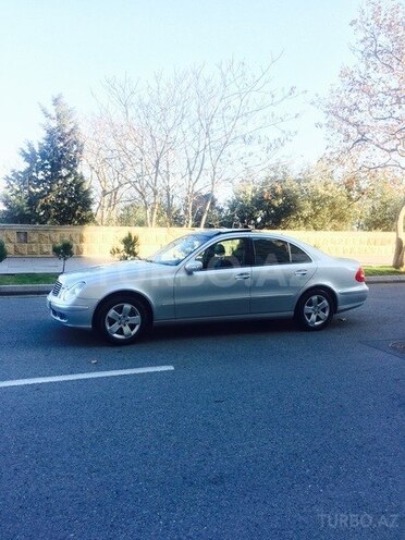 Mercedes E 320 2003, 154,600 km - 3.2 l - Bakı
