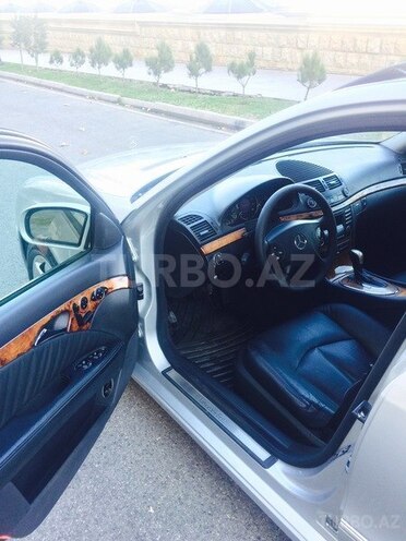 Mercedes E 320 2003, 154,600 km - 3.2 l - Bakı