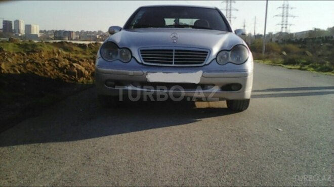 Mercedes C 220 2000, 299,650 km - 2.2 l - Bakı