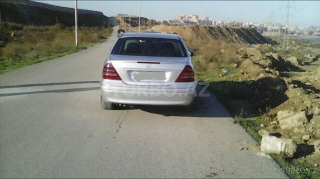 Mercedes C 220 2000, 299,650 km - 2.2 l - Bakı