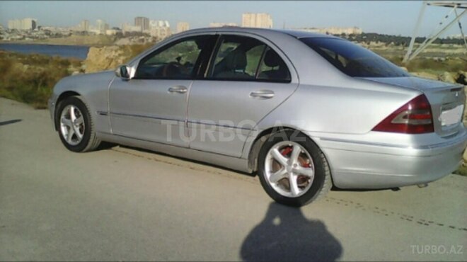 Mercedes C 220 2000, 299,650 km - 2.2 l - Bakı