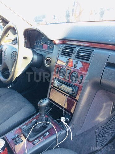Mercedes E 200 2000, 397,000 km - 2.0 l - Bakı