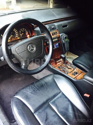 Mercedes E 240 1999, 300,000 km - 2.4 l - Bakı