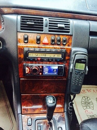 Mercedes E 240 1999, 300,000 km - 2.4 l - Bakı
