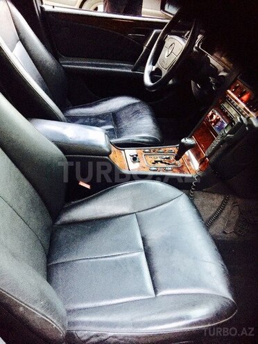 Mercedes E 240 1999, 300,000 km - 2.4 l - Bakı