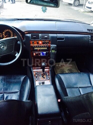 Mercedes E 240 1999, 300,000 km - 2.4 l - Bakı