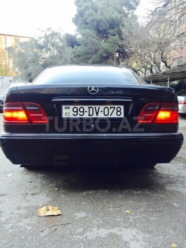 Mercedes E 240 1999, 300,000 km - 2.4 l - Bakı