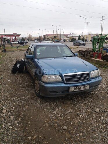 Mercedes C 240 1999, 176,000 km - 2.4 l - Qəbələ