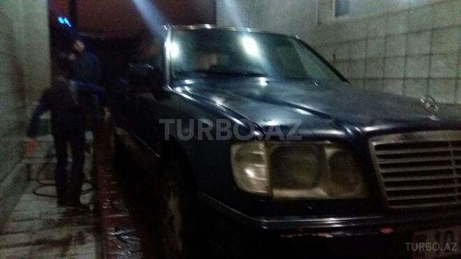 Mercedes E 280 1995, 250,000 km - 2.8 л - Bakı