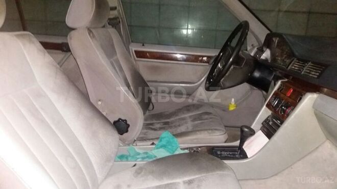 Mercedes E 280 1995, 250,000 km - 2.8 л - Bakı