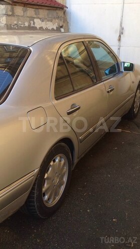 Mercedes E 230 1997, 350,000 km - 2.3 l - Bakı
