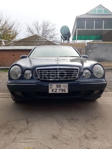 Mercedes E 350 2001, 272,213 km - 3.2 l - Ucar