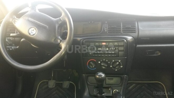 Opel Vectra 1999, 277,000 km - 1.6 l - Gəncə