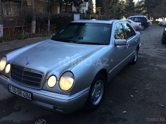 Mercedes E 200 1998, 298,000 km - 2.0 л - Bakı